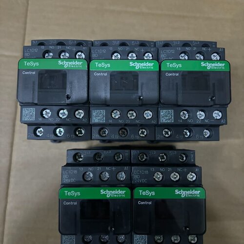 施耐德LC1D12BD DC24V，成色几乎全新，功能正常，--议价商品