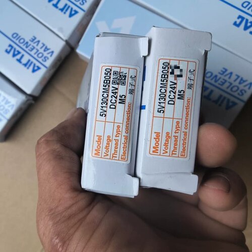 亚德客电磁阀5V130C-M5 DC24V，实物图片！原装正--议价商品