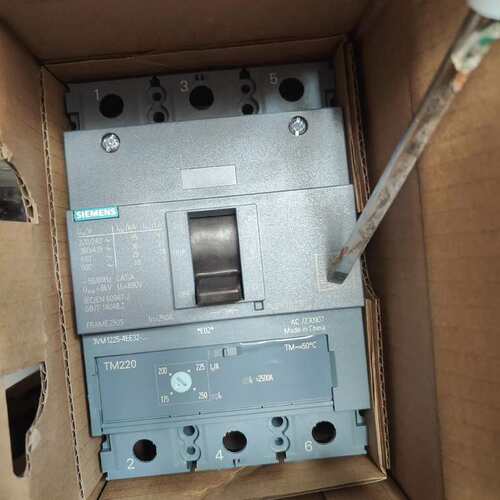 西门子正品开关，3P250A，全新库存处理500元--议价商品
