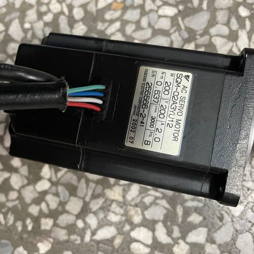 安川伺服2系200W电机SGM-02A3YU12，功能包好，--议价商品