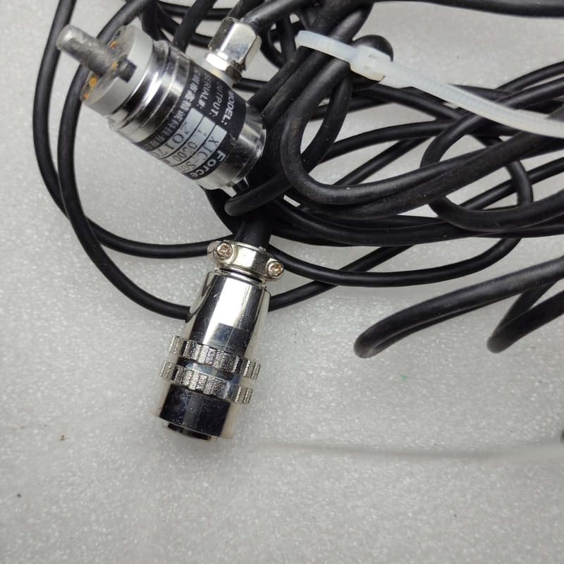 二手工业传感器线缆,带BNC接口,线长5米左右,接口完好能正--议