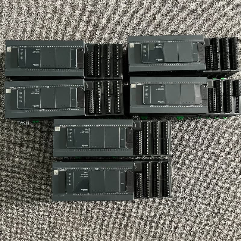 可充新施耐德PLC编程控制器和触摸屏8套--议价商品