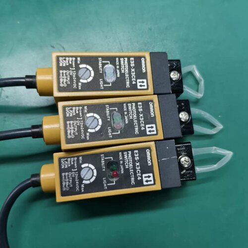 光电传感器E3S-X3CE4，拆机件，成色如图，功能包--议价商品