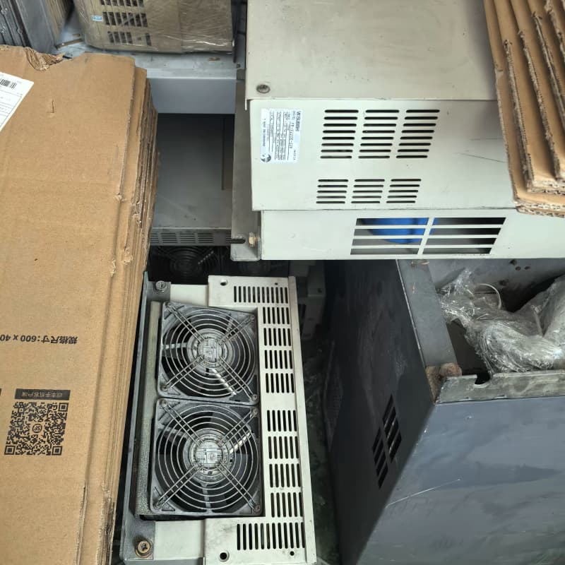 三菱变频器 FR-V220E-22K 、价格私聊--议价商品
