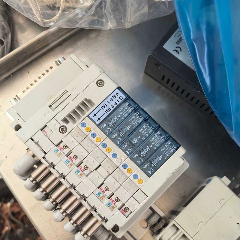 SMC电磁阀组SJ3A60K-5CU-B4 ,还有一个小组件--议价商品