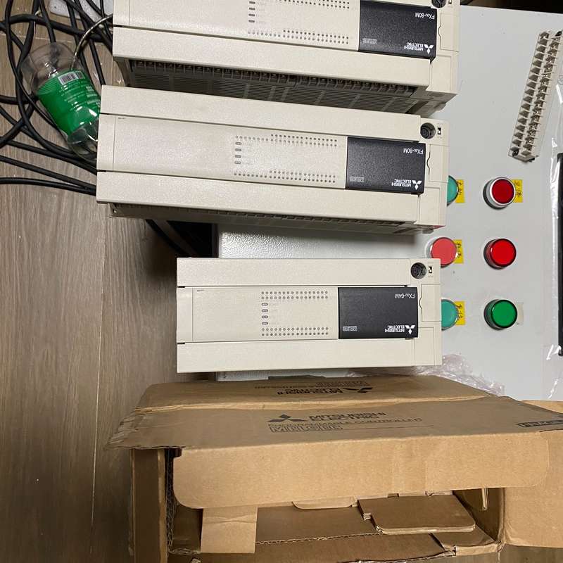 三菱PLCFX3U-80MT,FX3U-64MT带包装21开--议价商品