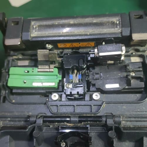 藤仓光纤熔接机夹具三合一夹具,支持皮线、尾纤、光缆等多种光纤