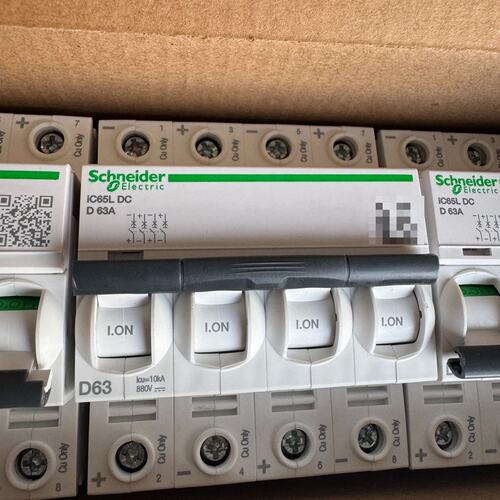 全新施耐德A9N39463 IC65L DC 4P 63--议价商品
