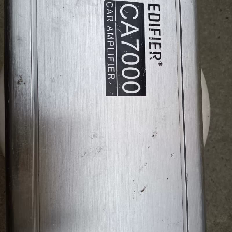一台二手漫步者汽车功率放大器,型号:CA7000。 功率:9--议价商
