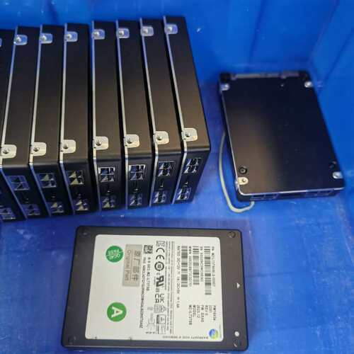 pm1643a 三星固态sas口3.84t--议价商品