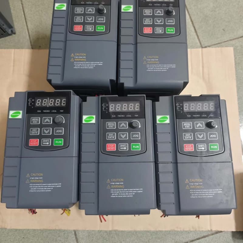 正川变频器4台型号ZC300A-T3-0R7G/1R5P--议价商品