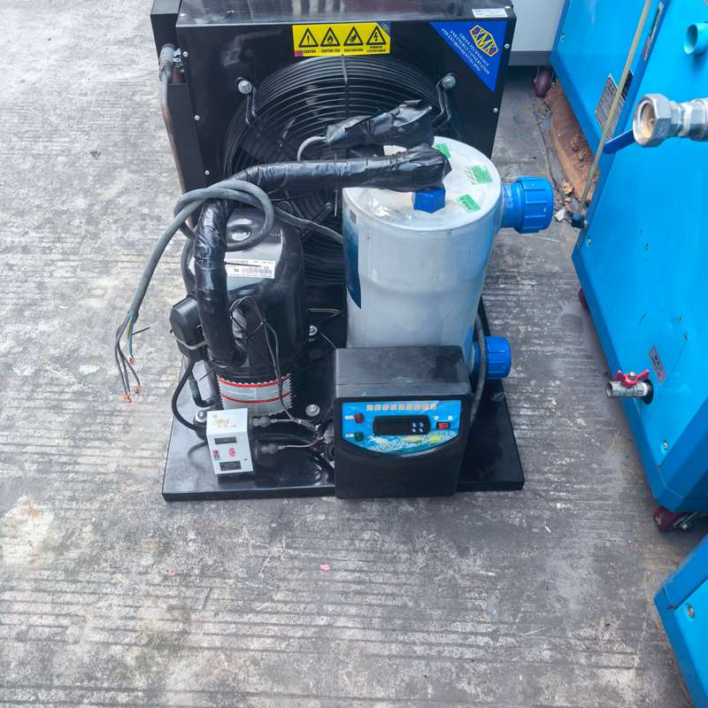 处理二手工业冷水机,380V电压,制冷剂R22,带温控箱--议价商品