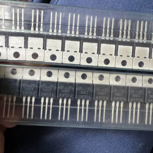 MC7805CT数量770个，打包价1155元包邮C97--议价商品
