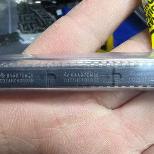 74HC40103E芯片,数量100个,打包价500元包--议价商品