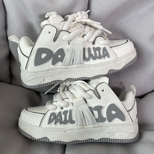 男款 板鞋 2024春新款 街拍小众大字母德训鞋 男女 潮流百搭新款 小白鞋