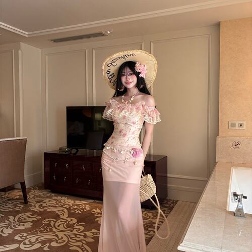 Selena赛琳娜GeGe Shop 粉色套装法式荷叶边露肩碎花拼接上衣长款