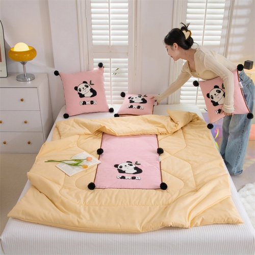 打开是被子，合起是抱枕