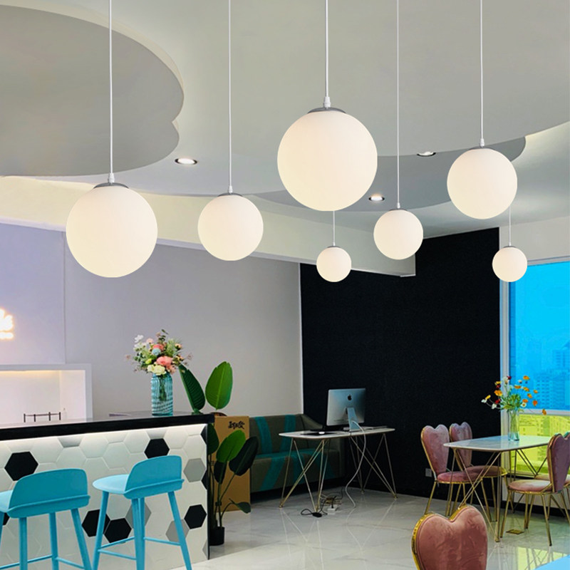 北欧餐厅吊灯吧台灯个性店铺创意童装店商场装饰圆球服装店温馨灯
