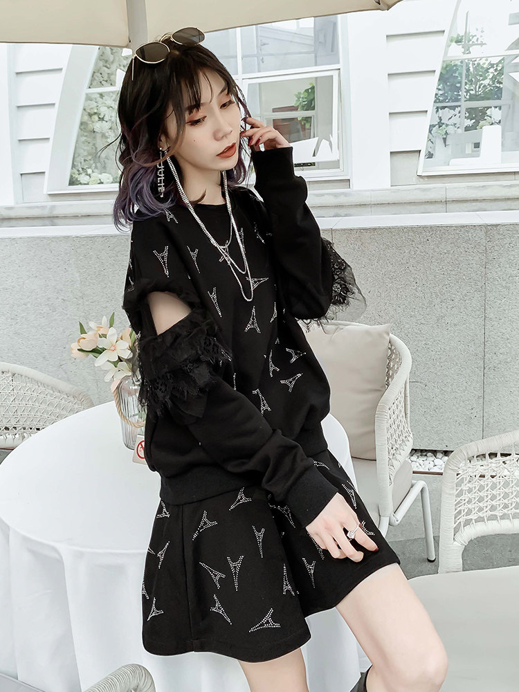 Suit women's 2020 new European station autumn heavy industry hot diamond loose lace stitching skirt base shirt two-piece set
