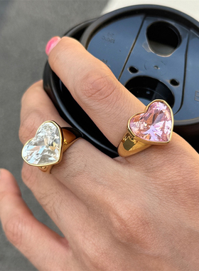 欧美轻奢钛钢甜美粉锆石爱心戒指