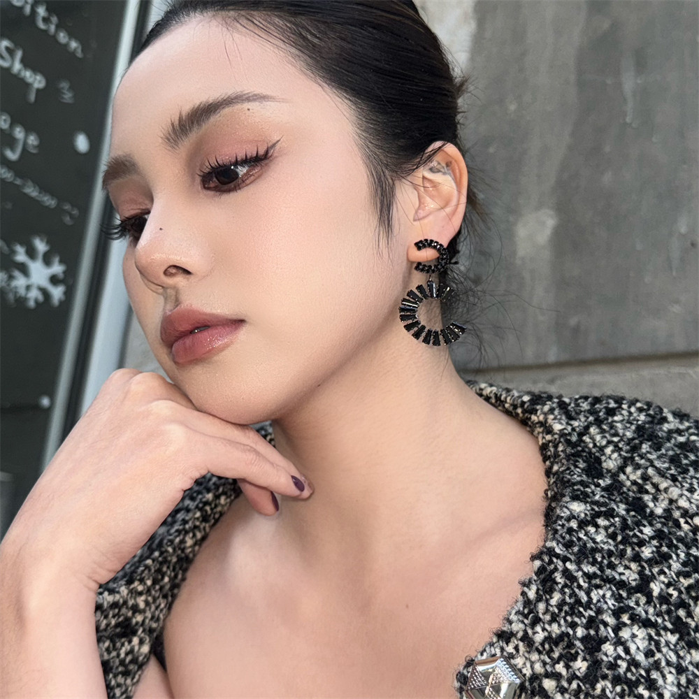 韩国个性夸张梯方形黑色水钻双字母C小香风高级感精致长耳环耳饰