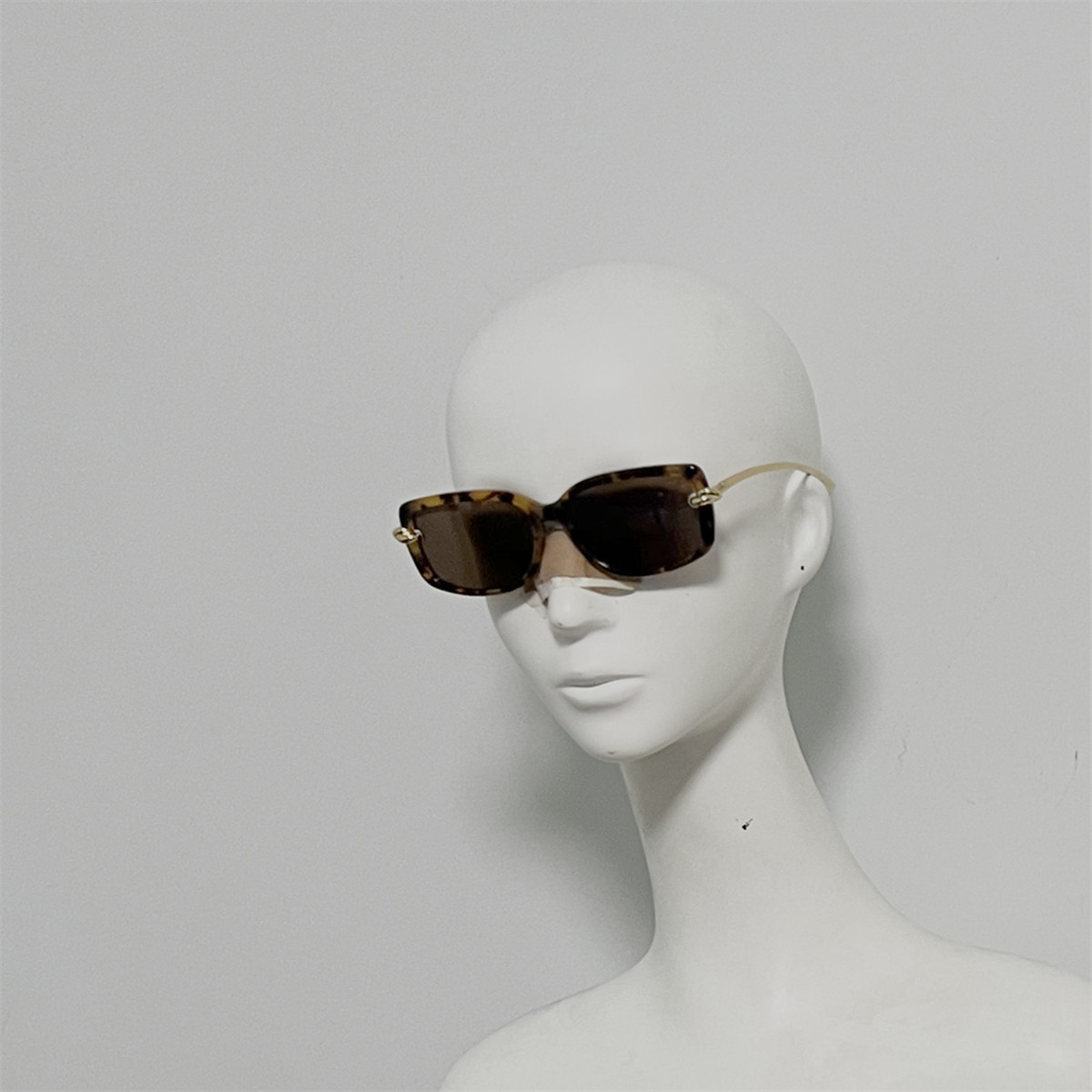 B和V 1440 意产板材配金属款太阳镜 超超大框修脸墨镜 26年新款