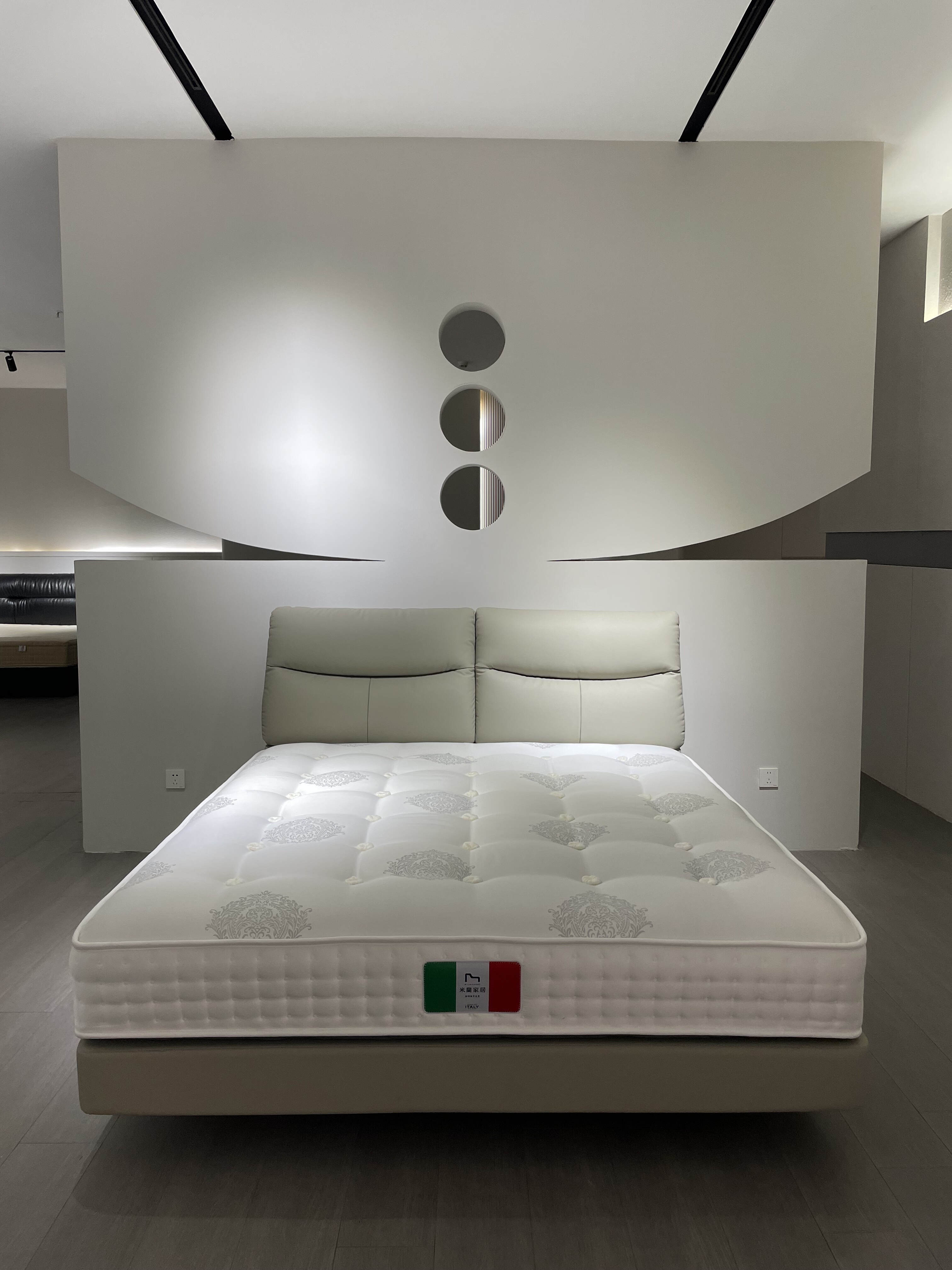 开心特麦 阳光 接触面头层牛皮小户型主卧床