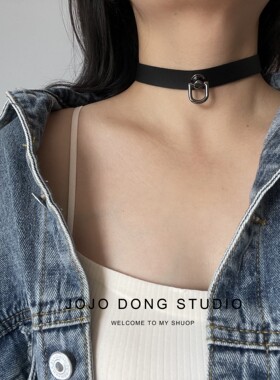 枪黑简约吊坠choker暗黑系复古皮质项链短款颈链小众甜酷风锁骨链