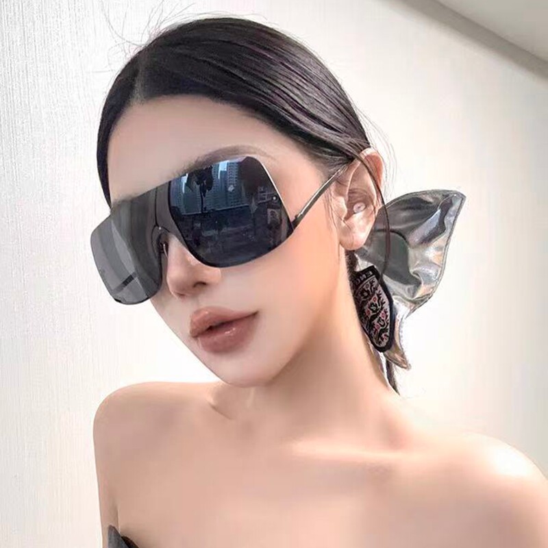 2026年欧美时尚个性防紫外线太阳镜女式大框连体潮流高级感遮阳镜