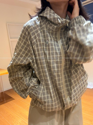 高街范 日系户外休闲轮廓感冲锋衣连帽格子外套女包邮
