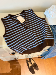 包邮 ins扣子设计条纹针织马甲女 早春叠穿法宝 ounc