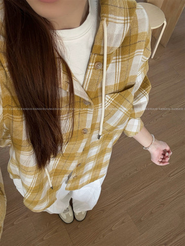 ourme*t 叠穿氛围感！落叶黄 复古慵懒风毛呢连帽格子衬衫外套女