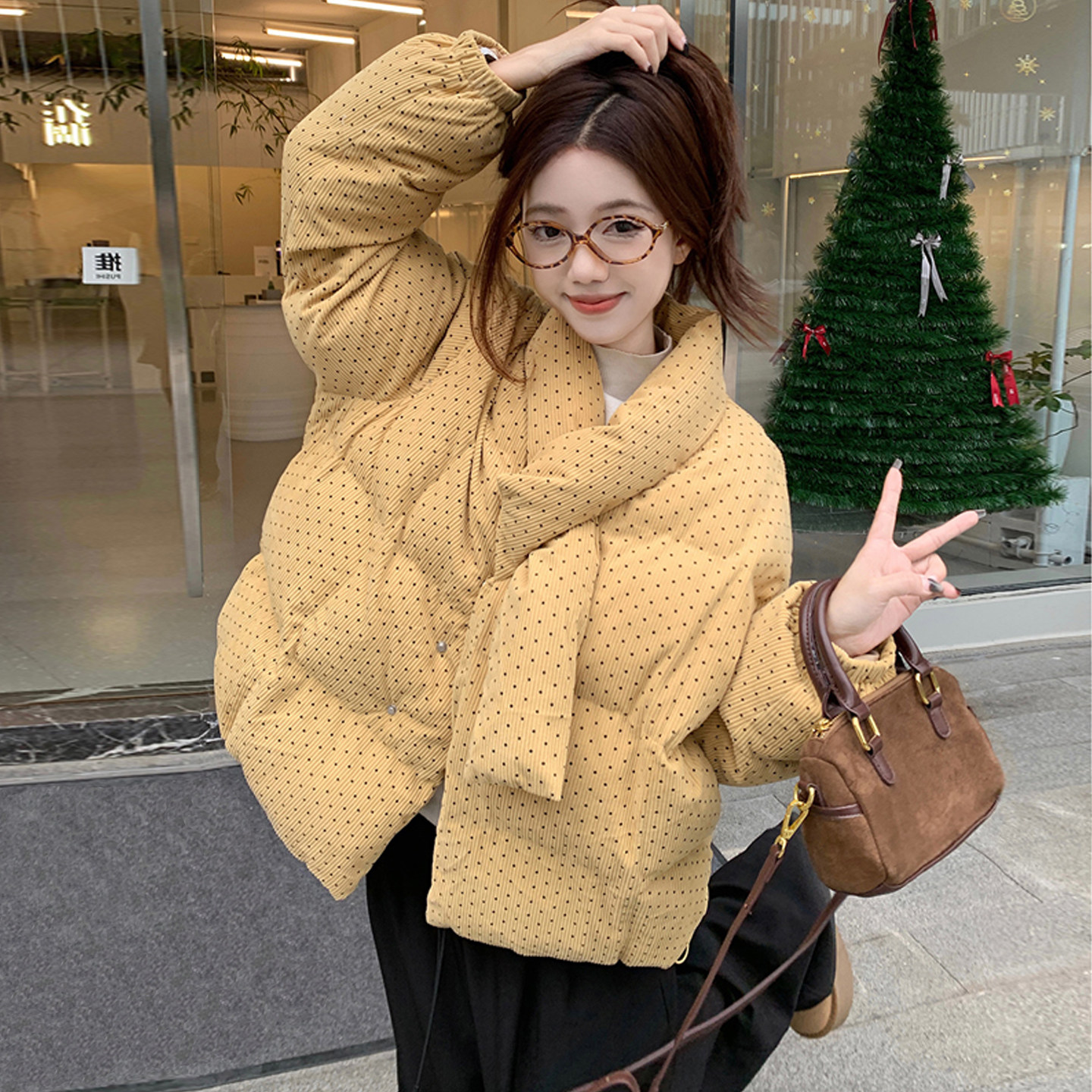 大码女装2025冬季胖mm韩版围脖领设计感波点加厚款灯芯绒保暖棉服,女装/女士精品,大码棉服,淘宝优惠券,粉丝福利购,淘宝优惠卷