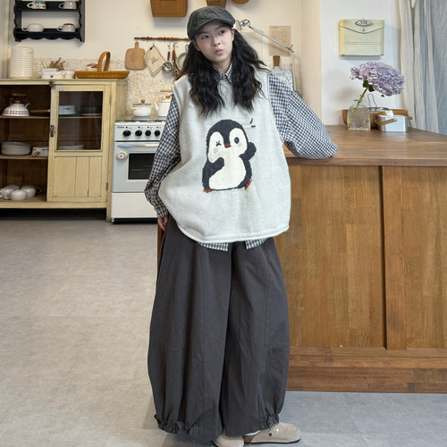 韩版格子衬衫+针织马甲+裤子套装