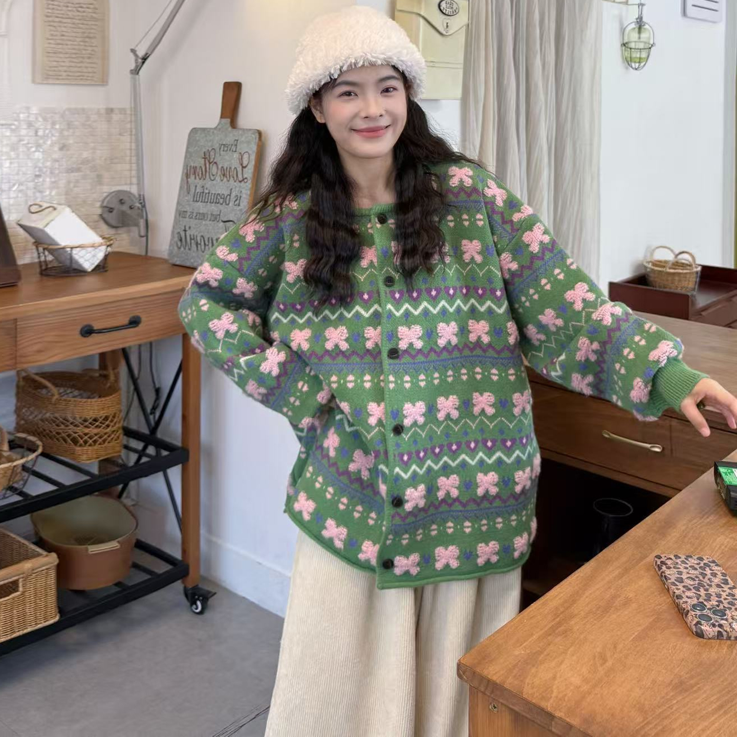 慵懒风重工花朵提花开衫圆领毛衣