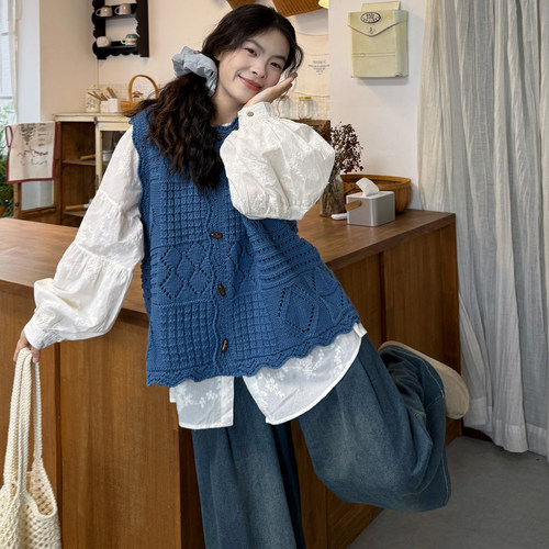 钩花针织马甲刺绣衬衫牛仔裤套装