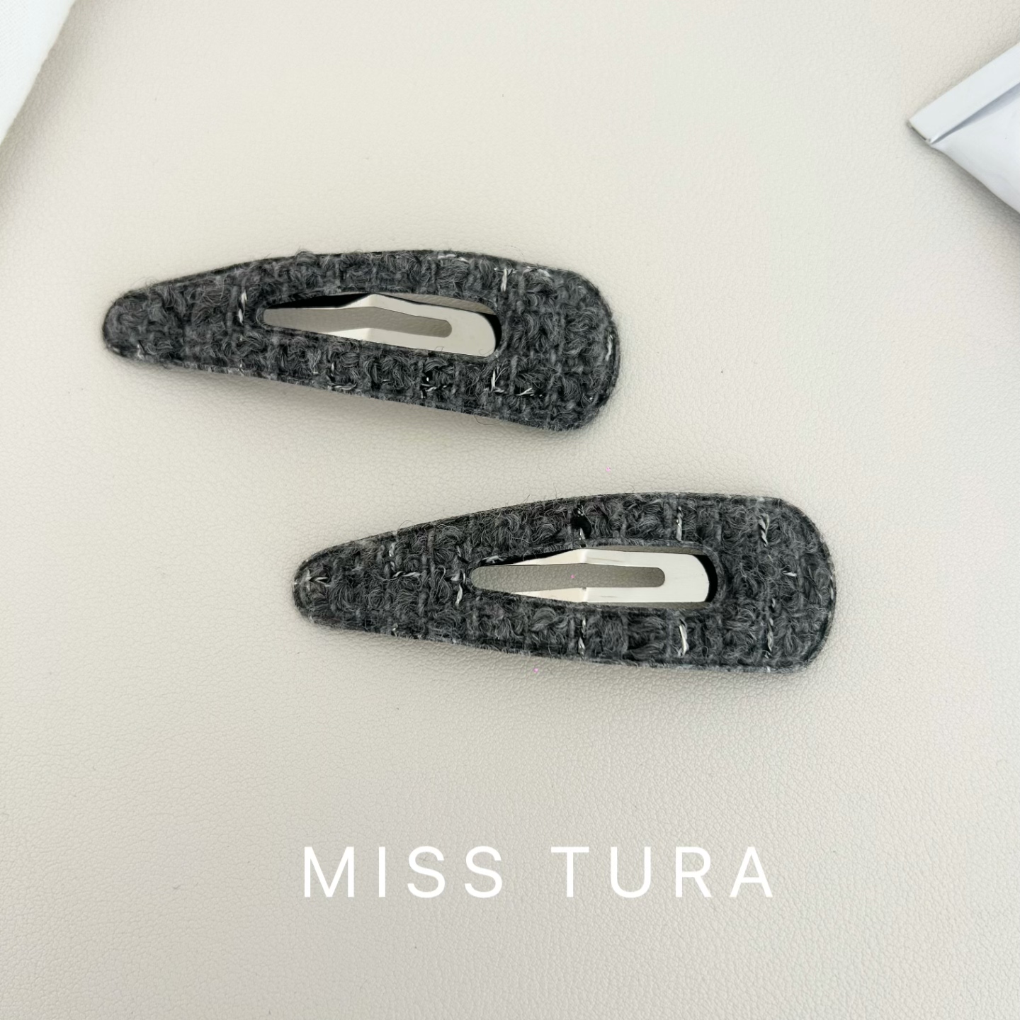 Miss Tura韩国进口秋冬粗花呢毛呢香风发夹一字夹超仙碎发刘海夹