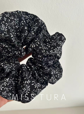 Miss Tura韩国进口森系简约质感黑色卡其色扎马尾大肠发圈