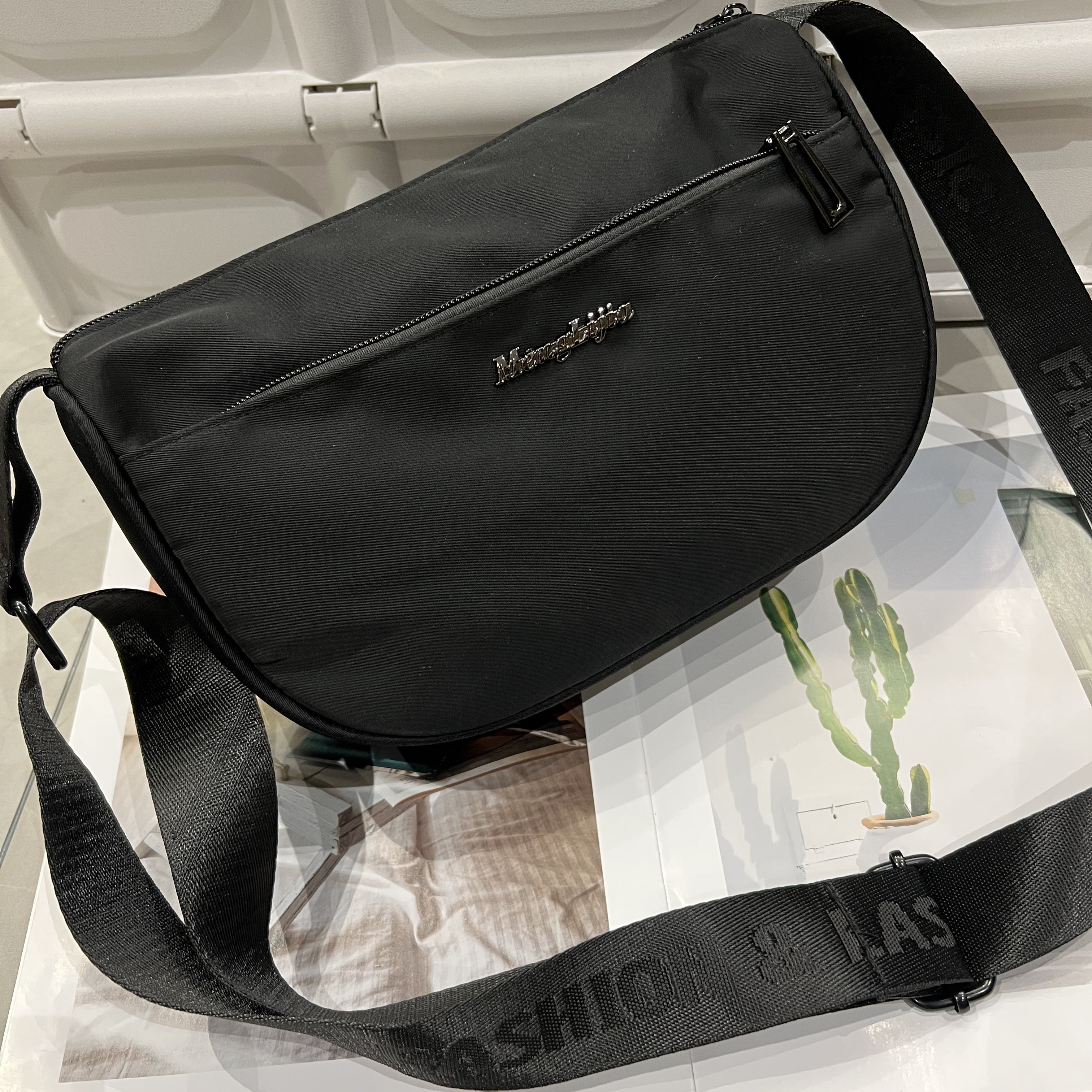 新款大容量女包牛津布尼龙斜挎小包包中老年通勤女式多层妈妈包