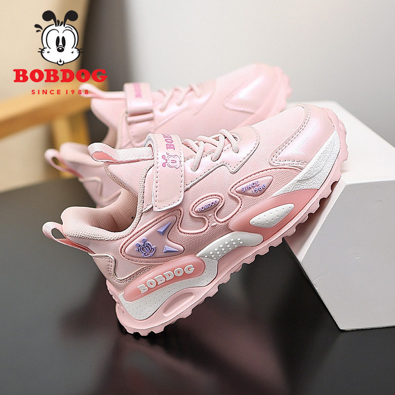 巴布豆童鞋女童运动鞋2026新款春季皮面防水中大童女孩儿童跑步鞋