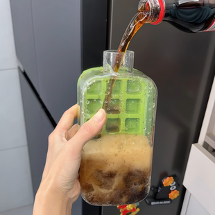 夏季冰杯食品级冰块神器按压式制治注水式吸管冰杯模具冰水壶户外