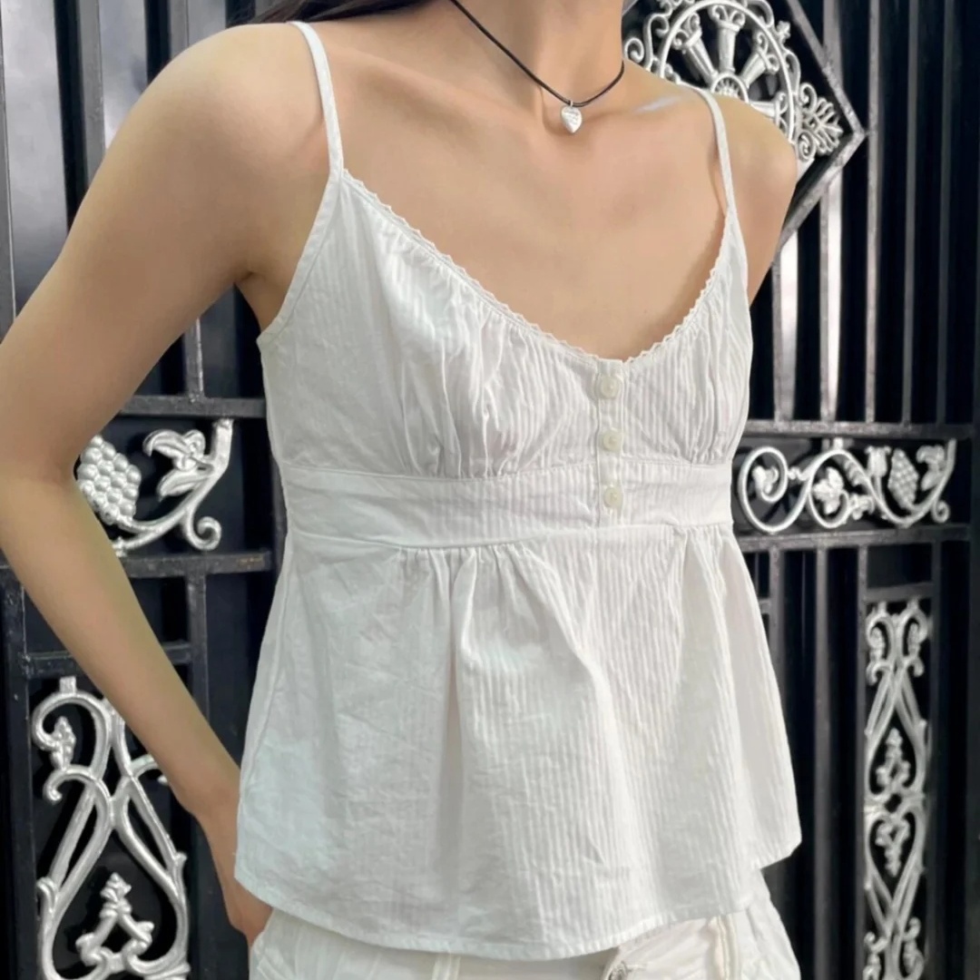 BM白色花边三粒扣吊带女