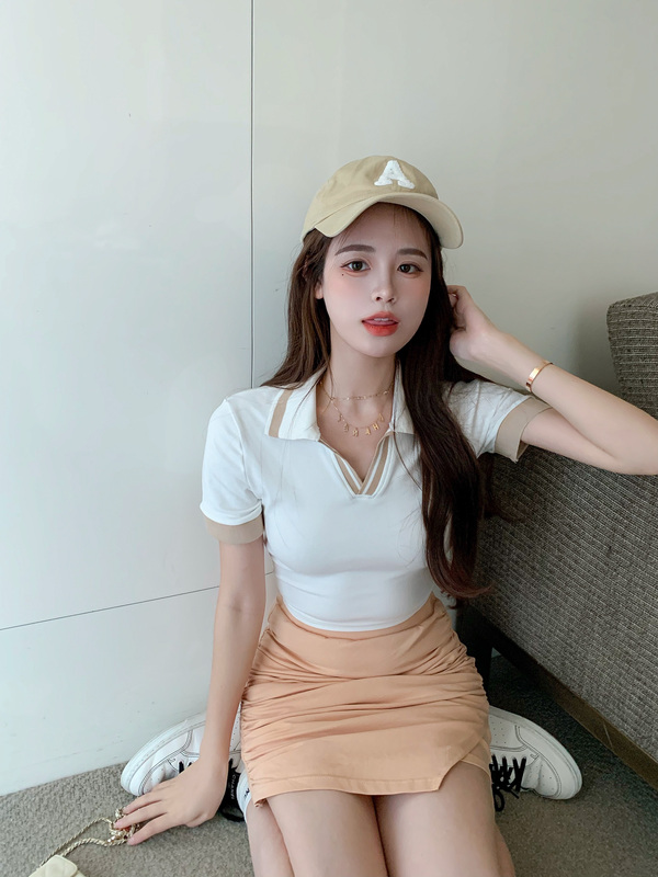 Simple and charming short sleeve design popo shirt + versatile elastic short skirt