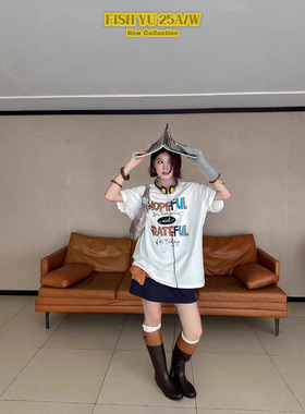 正品现货FISHYU早春新款美式复古彩色字母彩拔印花磨毛短袖t恤女