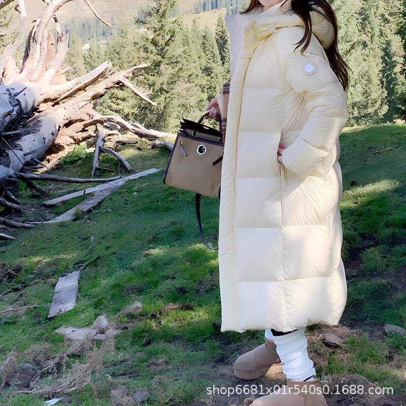 2025新款轻奢鹅绒女士羽绒服平湖加厚加长过膝保暖三防免洗外套