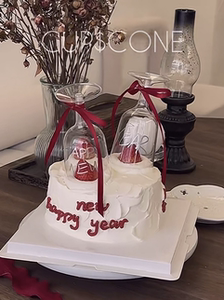 网红跨年蛋糕装饰透明红酒杯摆件碰杯新年快乐高脚杯红色丝带装扮