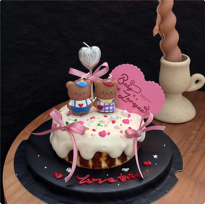 214情人节格子背带小熊蜡烛蛋糕装饰摆件西服礼服小熊蜡烛插件