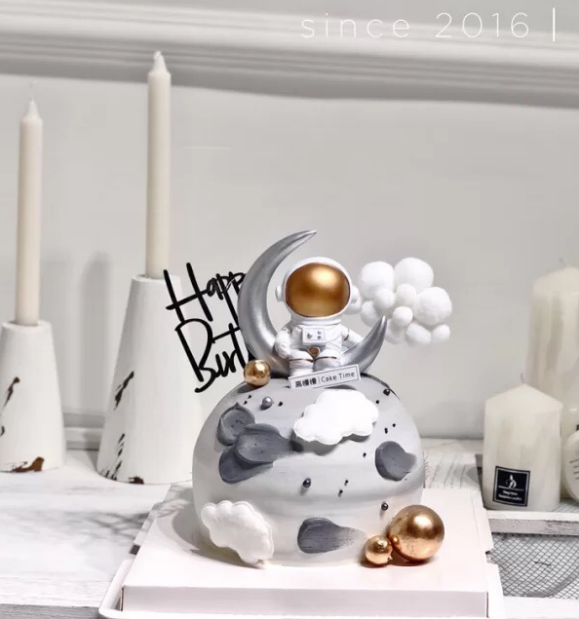 网红金银太空人酷炫星球生日蛋糕