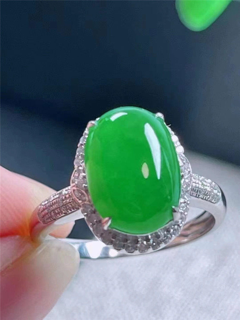 冰种正阳绿蛋面翡翠戒指18k金镶嵌缅甸天然a货帝王绿满绿戒面带证