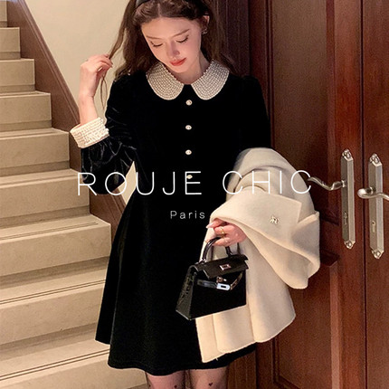 ROUJE CHIC法式复古黑色珍珠娃娃领丝绒连衣裙女秋冬赫本风小黑裙